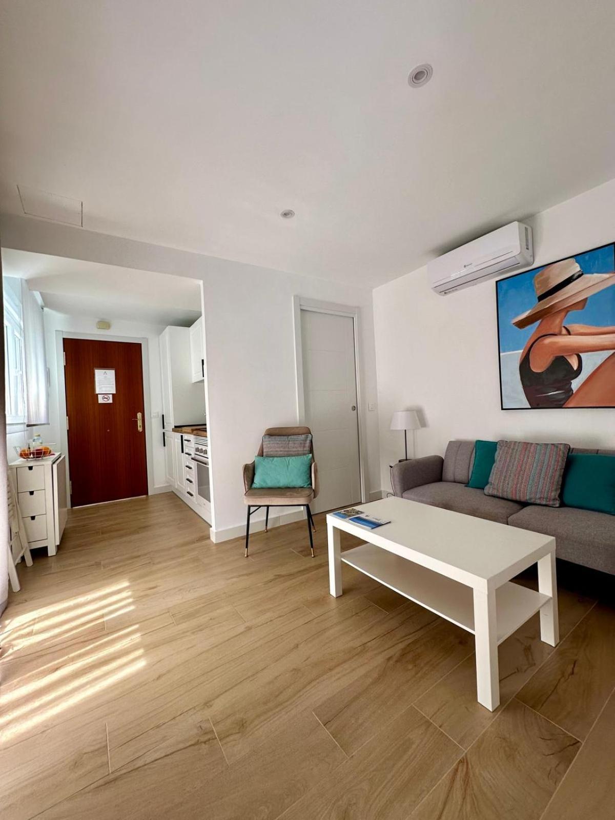 Apartamentos La Hormiga Deluxe Адра Экстерьер фото